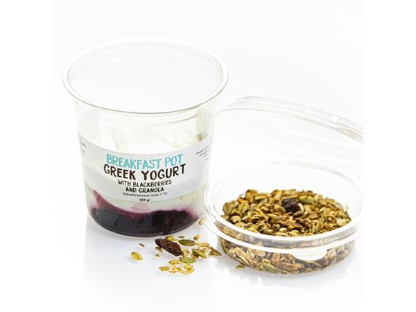 BREAKFAST POT - YOGHURT WITH BLACKBERRY